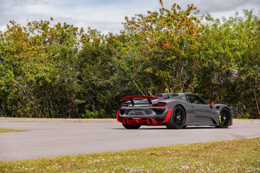 2015 Porsche 918 Spyder - Image 20 of 31