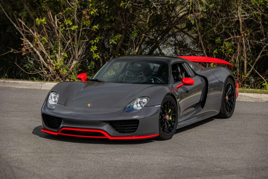 2015 Porsche 918 Spyder - Image 15 of 31