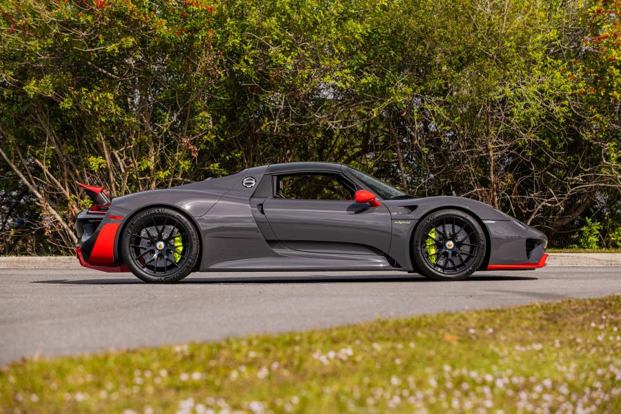 2015 Porsche 918 Spyder - Image 19 of 31