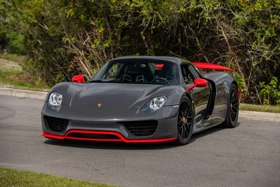 2015 Porsche 918 Spyder - Image 14 of 31