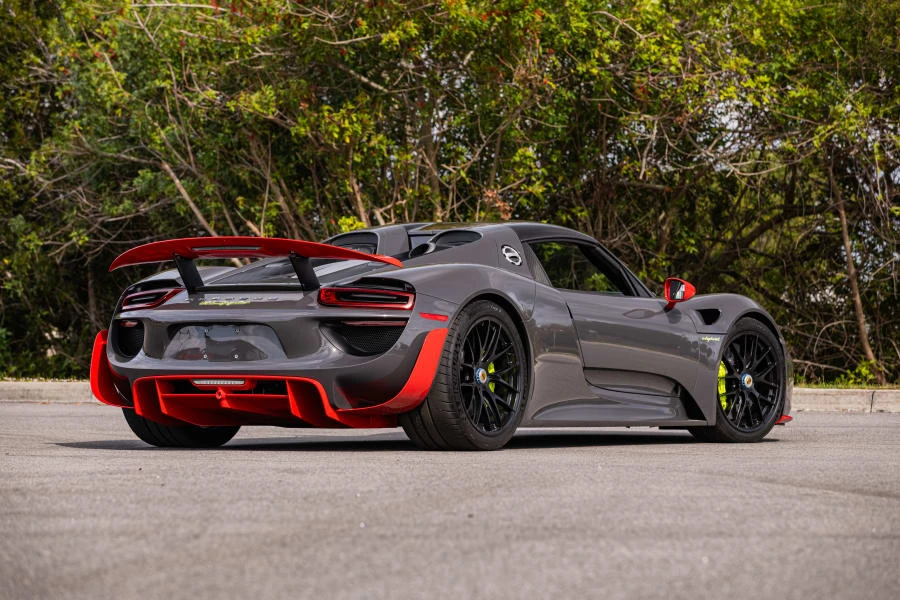 2015 Porsche 918 Spyder - Image 11 of 31