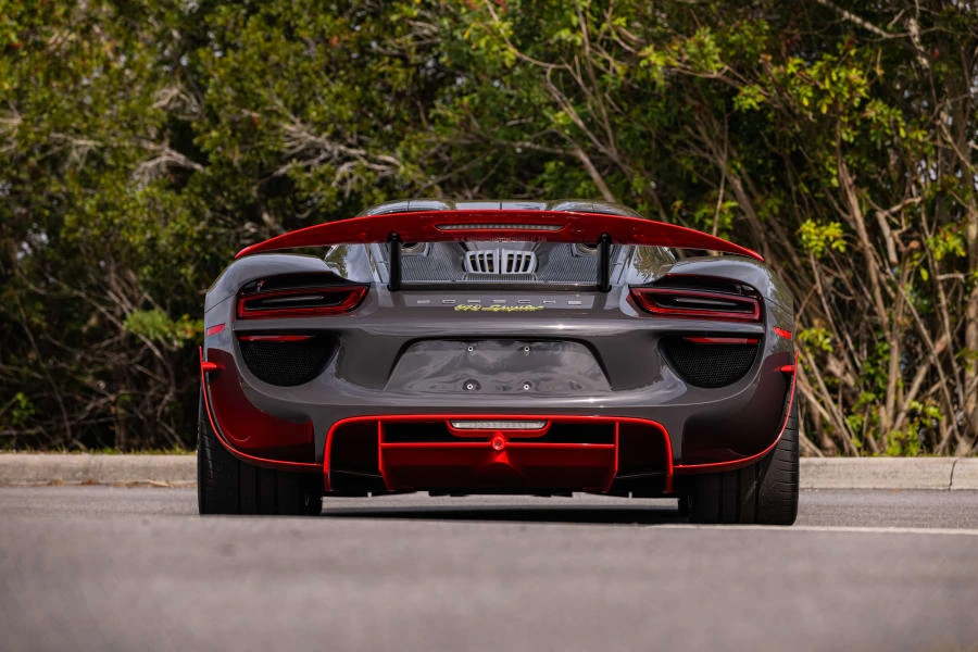 2015 Porsche 918 Spyder - Image 5 of 31