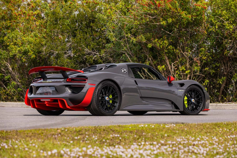 2015 Porsche 918 Spyder - Image 16 of 31