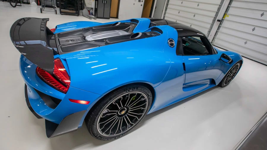 2015 Porsche 918 Spyder - Image 8 of 22