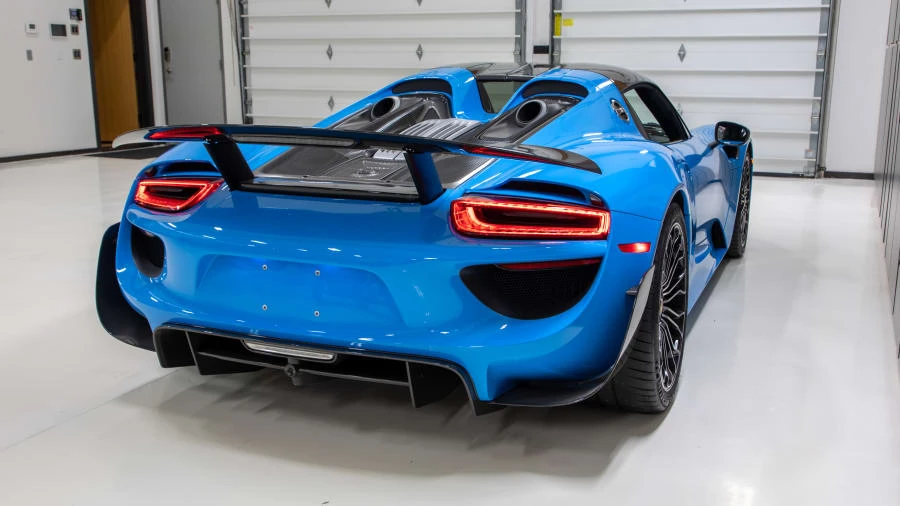 2015 Porsche 918 Spyder - Image 13 of 22