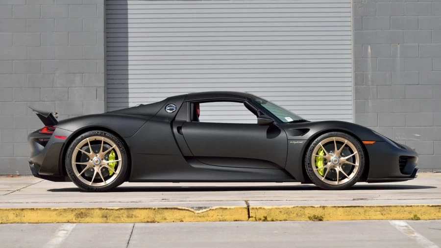 2015 Porsche 918 Spyder - Image 2 of 20