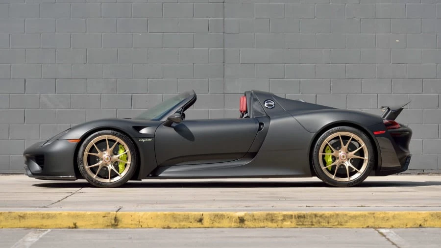 2015 Porsche 918 Spyder - Image 8 of 20