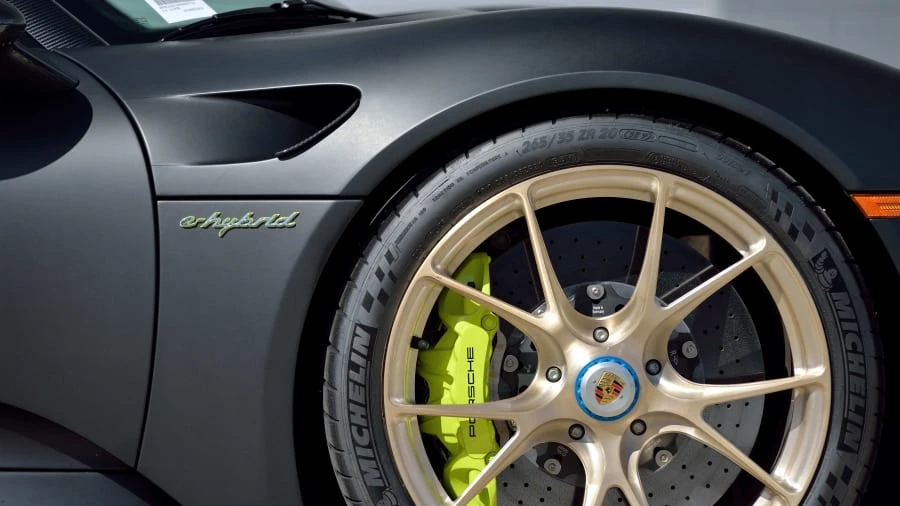 2015 Porsche 918 Spyder - Image 9 of 20