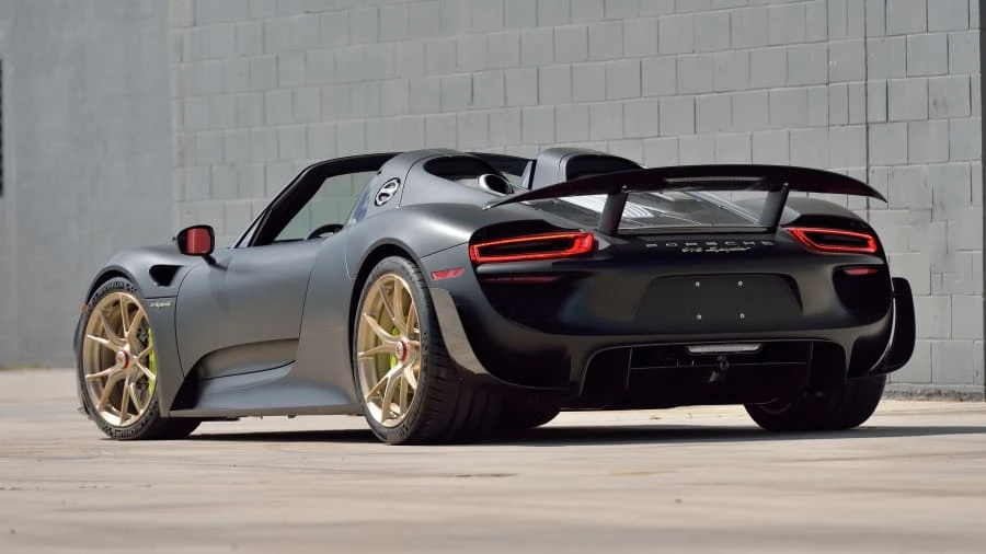 2015 Porsche 918 Spyder - Image 13 of 20