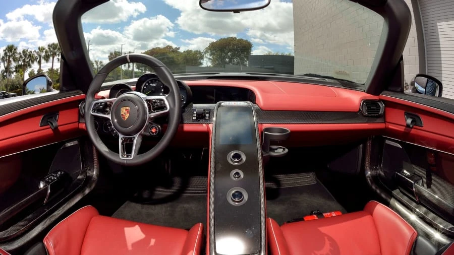 2015 Porsche 918 Spyder - Image 18 of 20