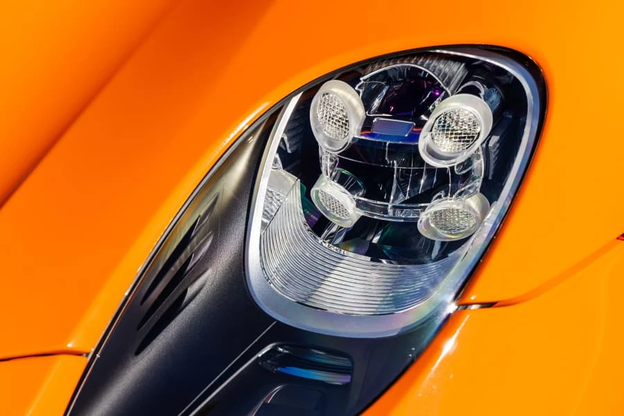 2015 Porsche 918 Spyder - Image 16 of 31
