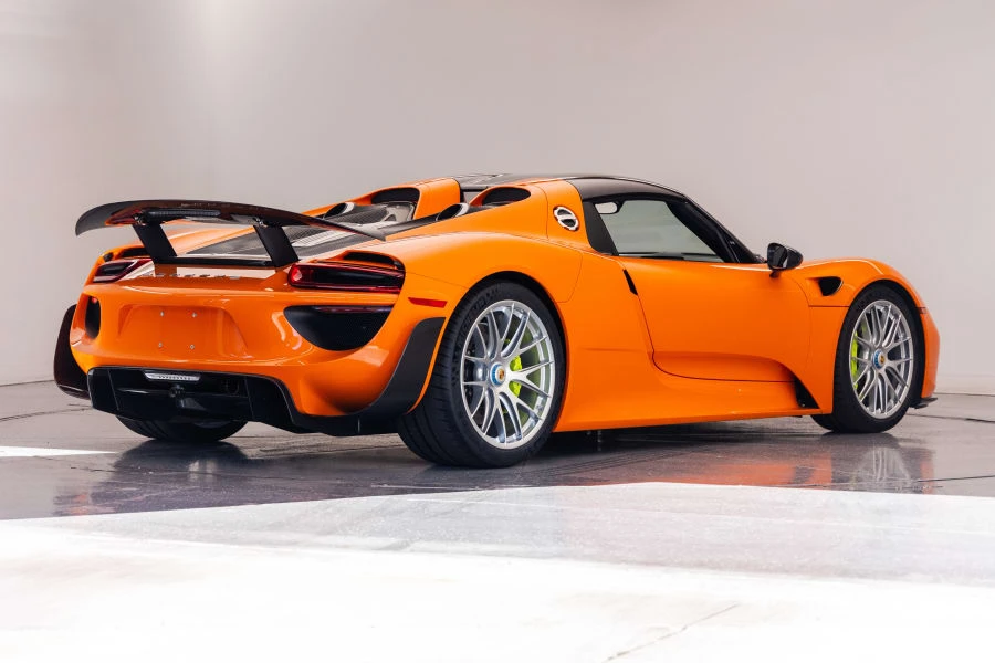 2015 Porsche 918 Spyder - Image 7 of 31