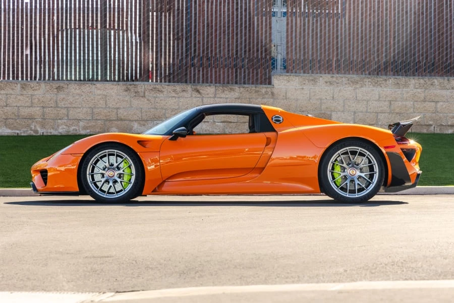 2015 Porsche 918 Spyder - Image 2 of 31