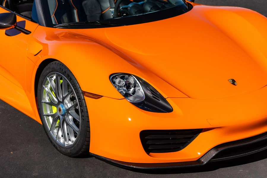 2015 Porsche 918 Spyder - Image 15 of 31