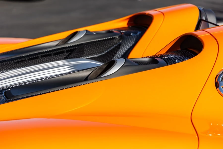 2015 Porsche 918 Spyder - Image 8 of 31