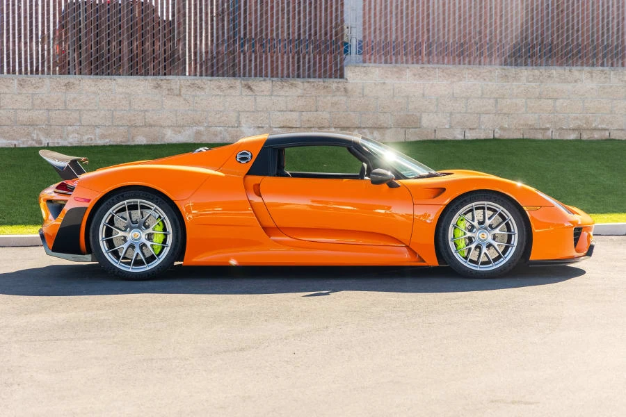 2015 Porsche 918 Spyder - Image 31 of 31