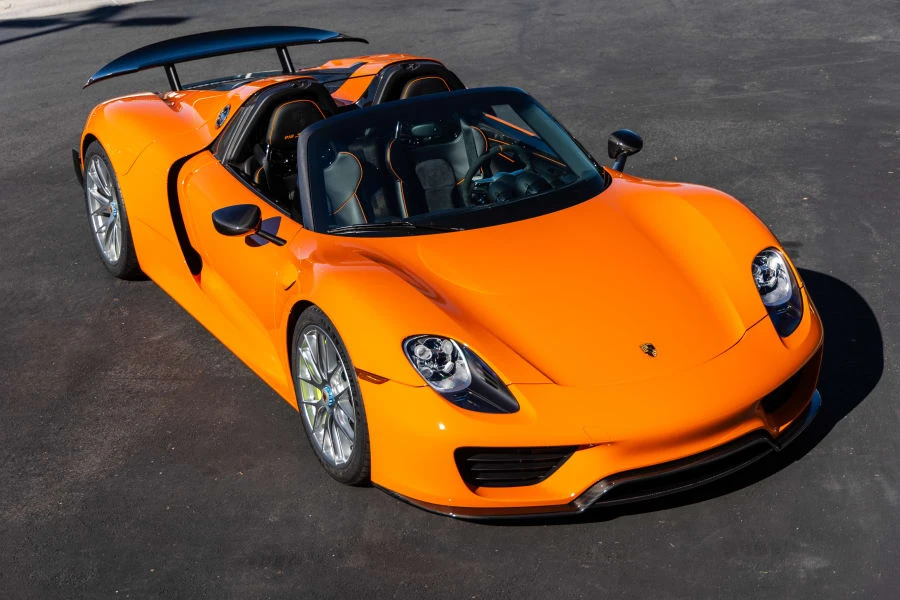 2015 Porsche 918 Spyder - Image 10 of 31