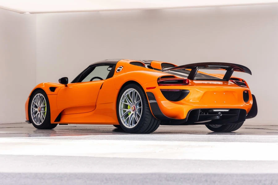 2015 Porsche 918 Spyder - Image 12 of 31