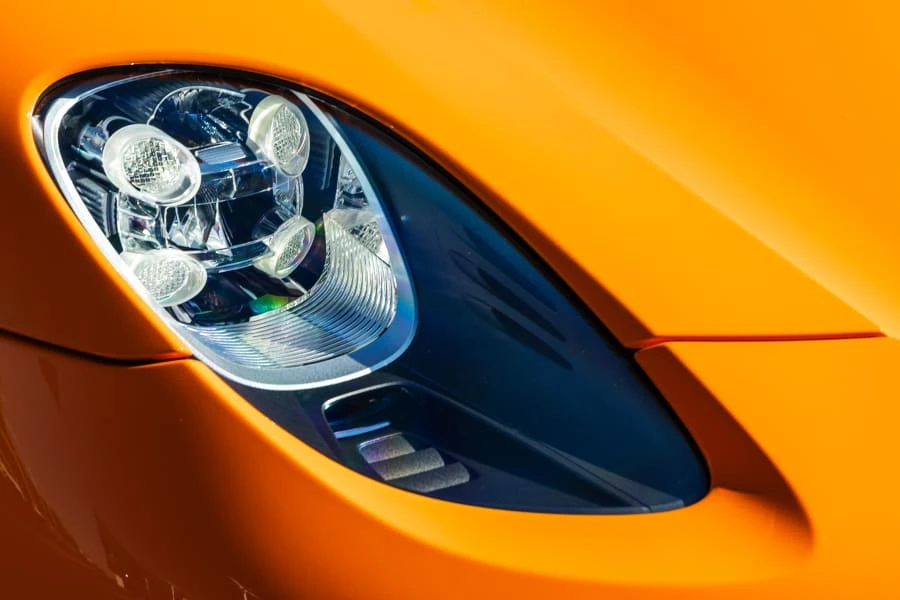 2015 Porsche 918 Spyder - Image 17 of 31