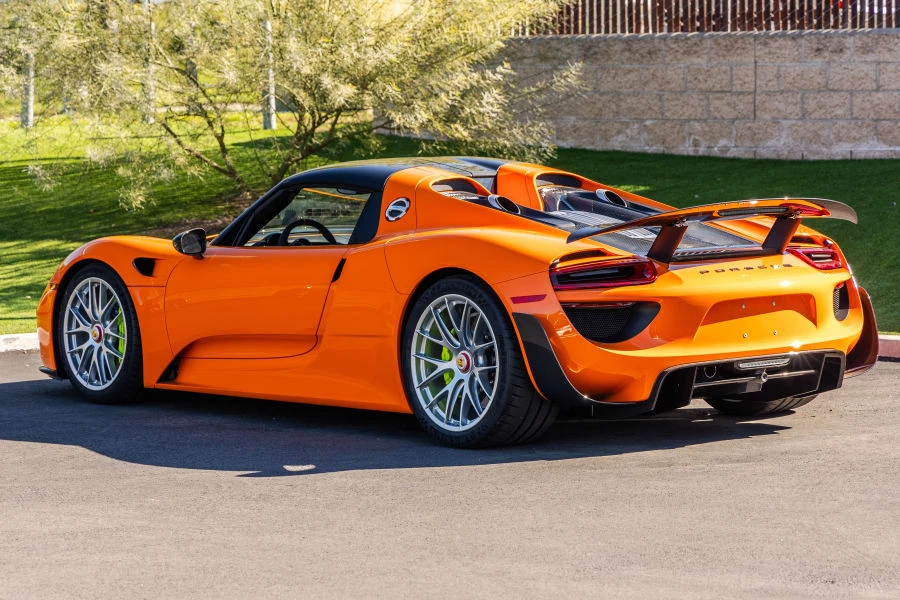 2015 Porsche 918 Spyder - Image 29 of 31