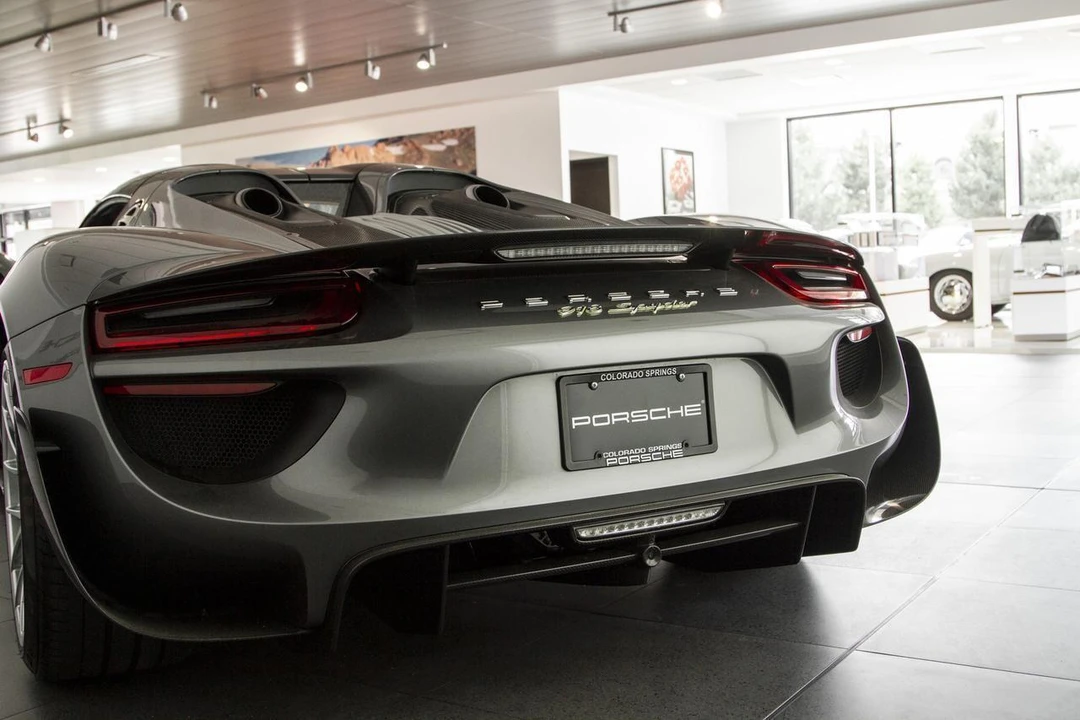 2015 Porsche 918 Spyder - Image 4 of 11