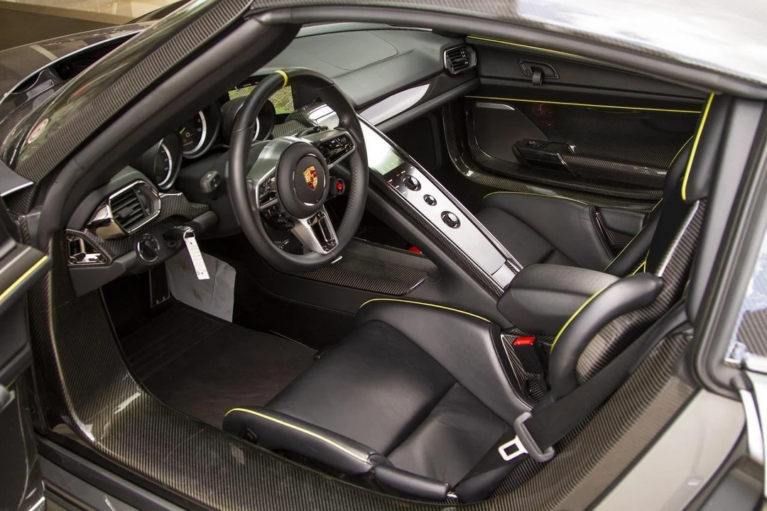 2015 Porsche 918 Spyder - Image 9 of 11