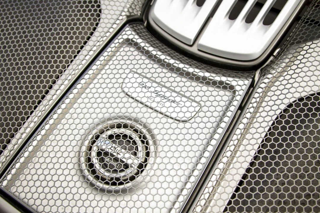 2015 Porsche 918 Spyder - Image 6 of 11