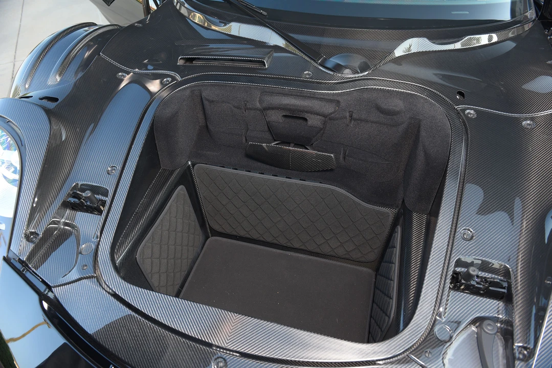 2015 Porsche 918 Spyder - Image 19 of 31