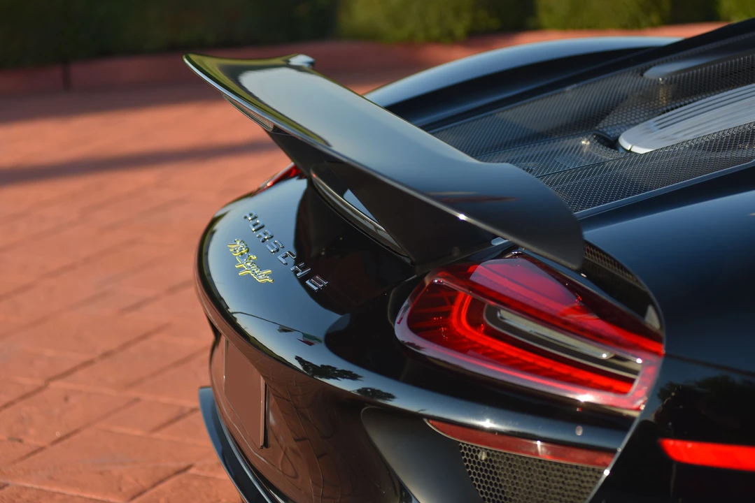 2015 Porsche 918 Spyder - Image 3 of 31