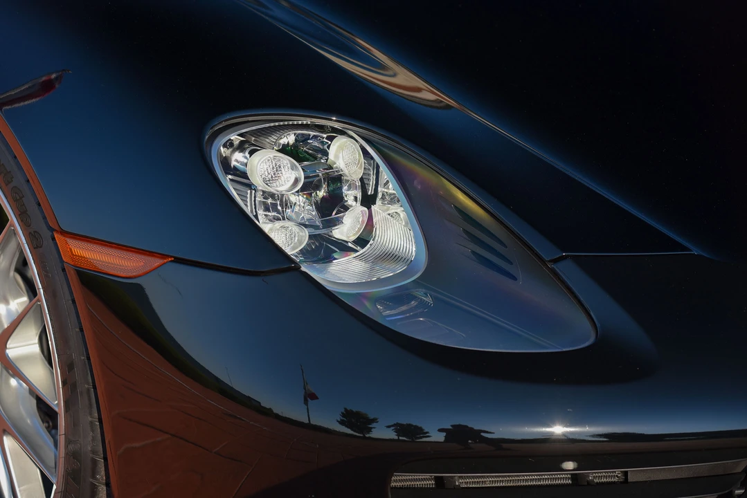 2015 Porsche 918 Spyder - Image 11 of 31