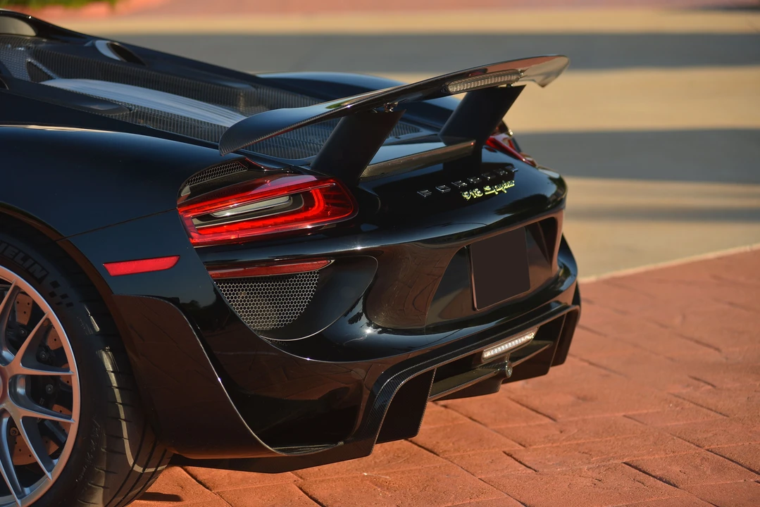 2015 Porsche 918 Spyder - Image 4 of 31