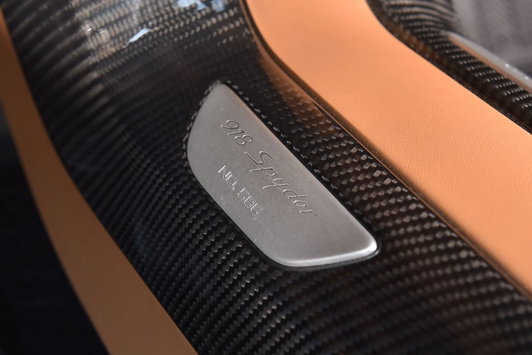 2015 Porsche 918 Spyder - Image 30 of 31