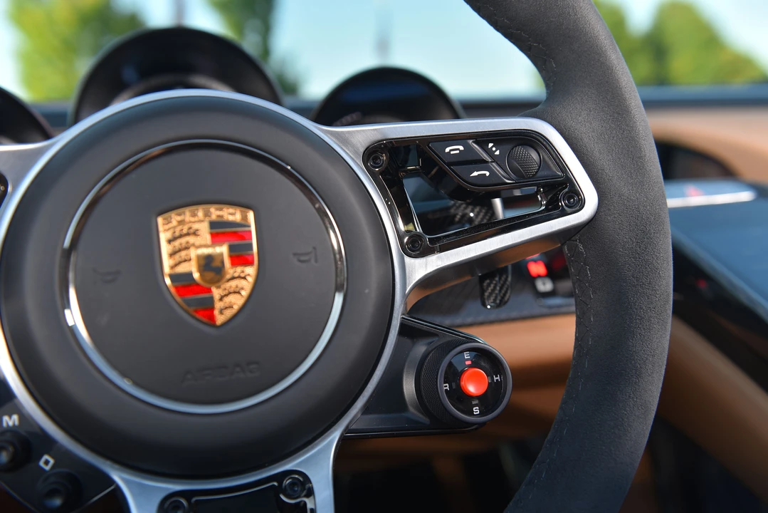 2015 Porsche 918 Spyder - Image 31 of 31