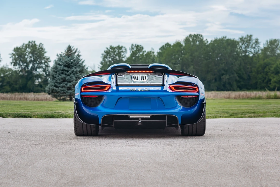 2015 Porsche 918 Spyder - Image 5 of 31