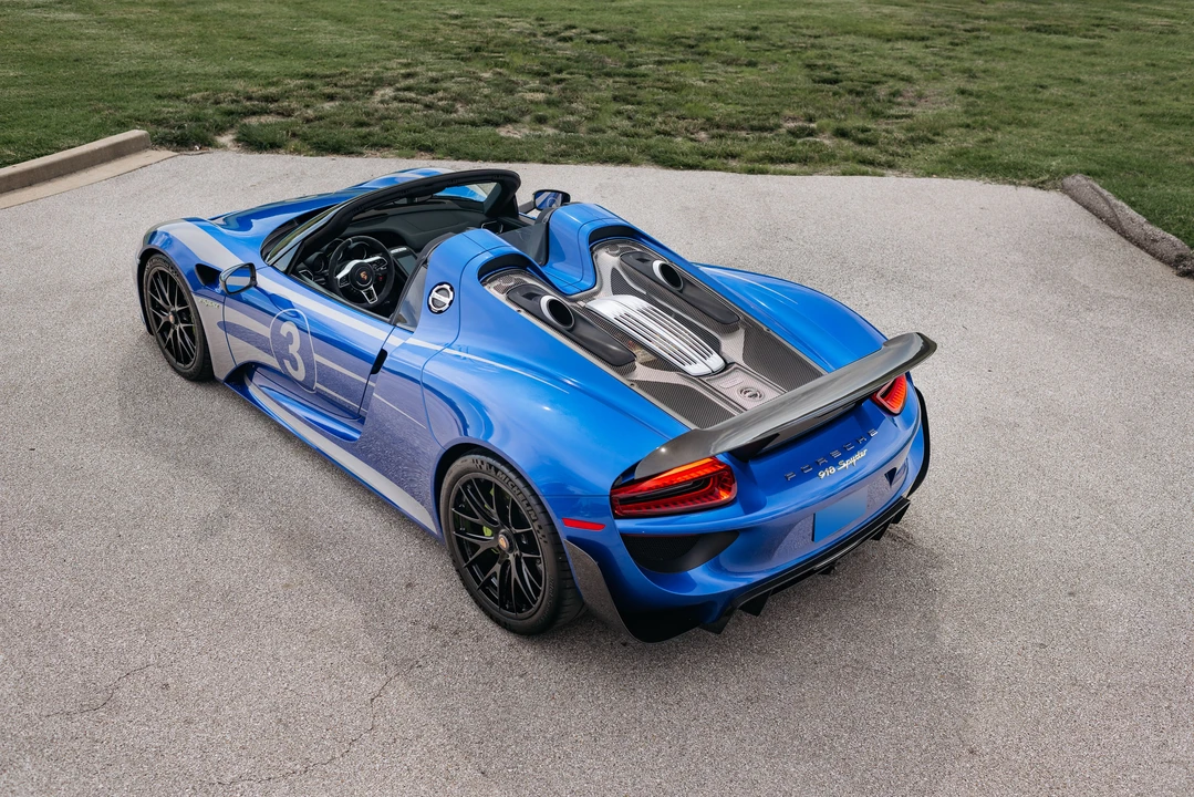 2015 Porsche 918 Spyder - Image 7 of 31