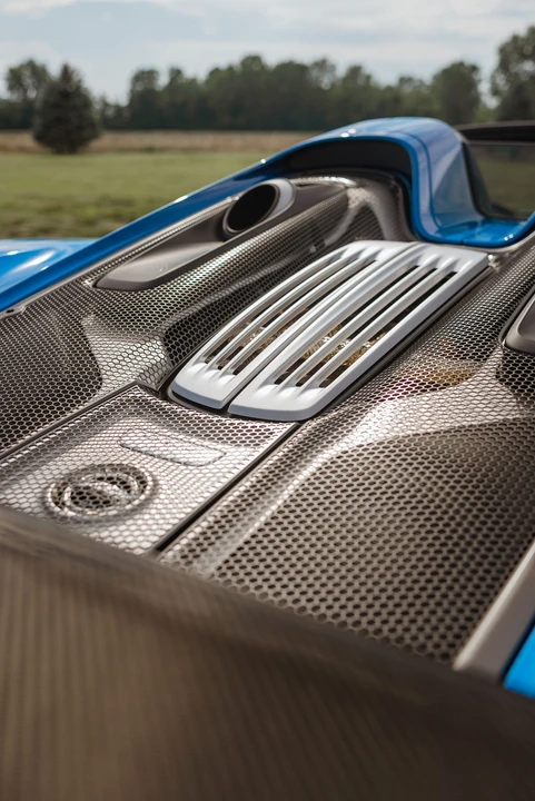 2015 Porsche 918 Spyder - Image 28 of 31