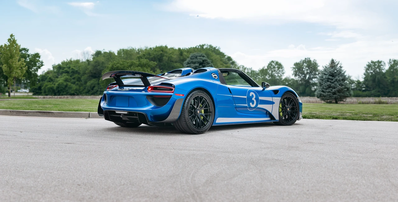 2015 Porsche 918 Spyder - Image 3 of 31