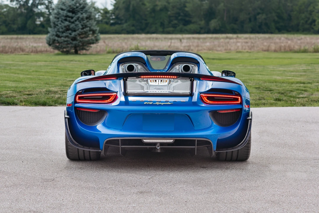 2015 Porsche 918 Spyder - Image 6 of 31