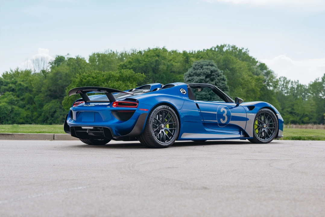 2015 Porsche 918 Spyder - Image 2 of 31