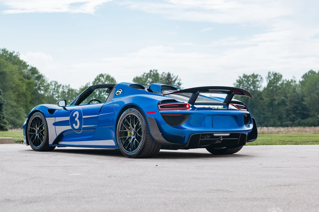 2015 Porsche 918 Spyder - Image 8 of 31