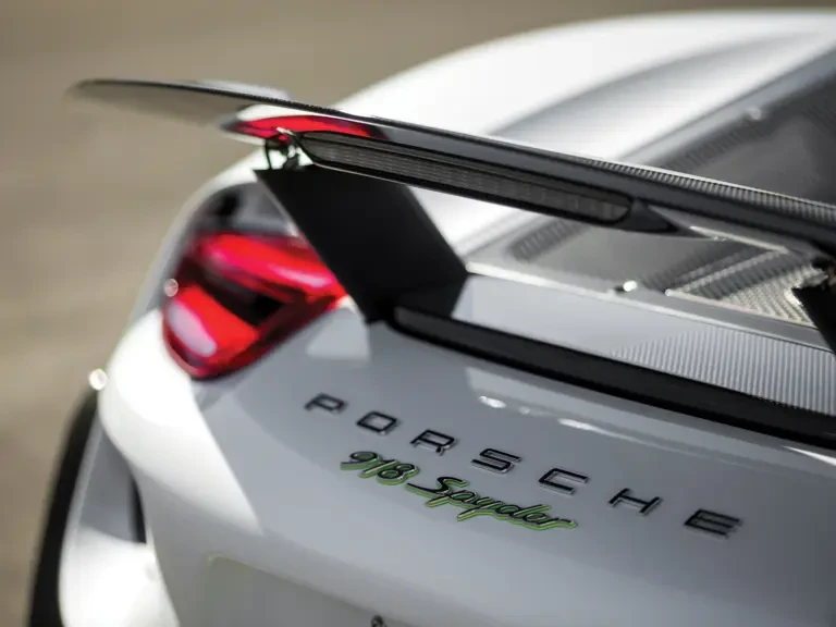 2015 Porsche 918 Spyder - Image 7 of 31