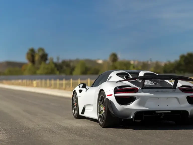 2015 Porsche 918 Spyder - Image 3 of 31