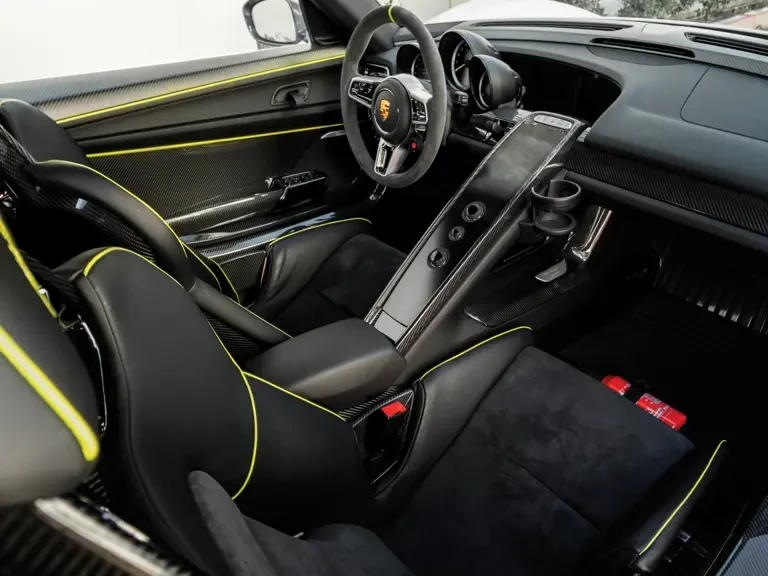 2015 Porsche 918 Spyder - Image 14 of 31