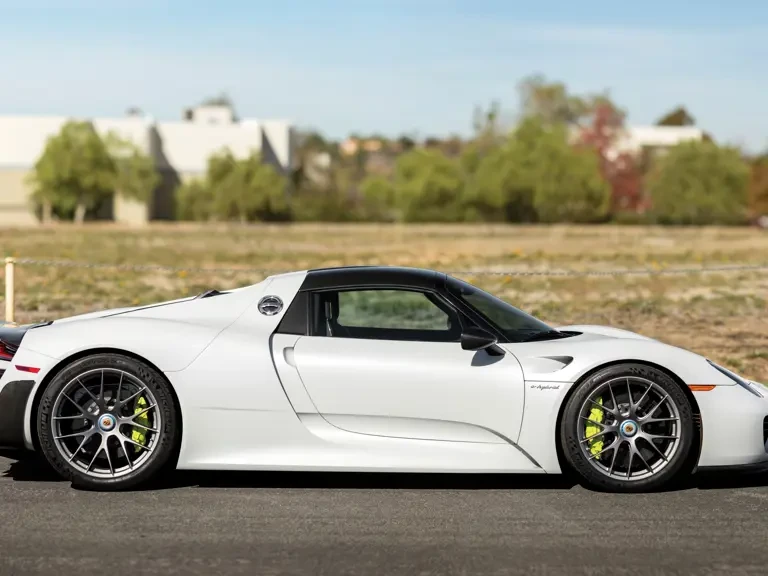 2015 Porsche 918 Spyder - Image 6 of 31