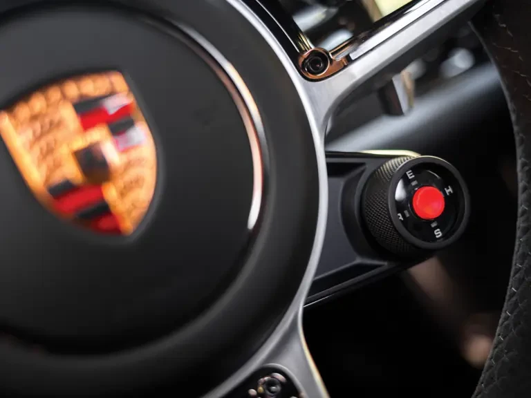 2015 Porsche 918 Spyder - Image 18 of 31