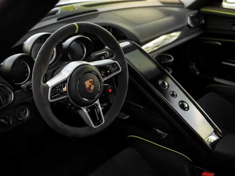 2015 Porsche 918 Spyder - Image 15 of 31