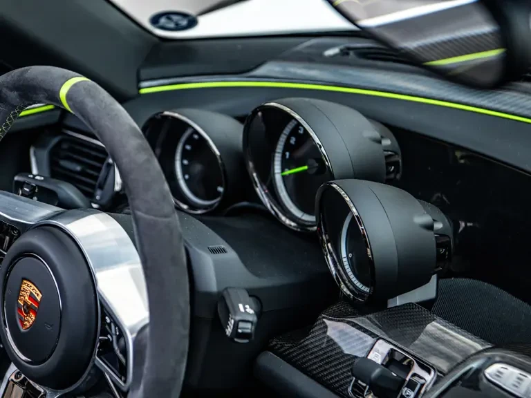 2015 Porsche 918 Spyder - Image 20 of 31