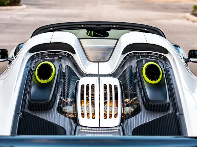 2015 Porsche 918 Spyder - Image 4 of 31
