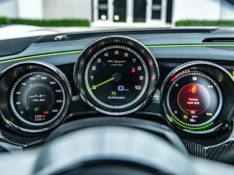2015 Porsche 918 Spyder - Image 15 of 31