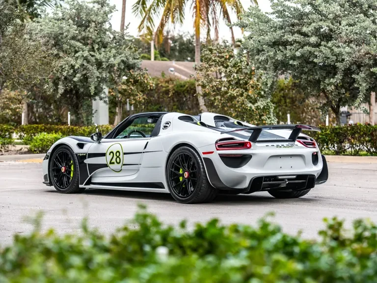 2015 Porsche 918 Spyder - Image 12 of 31